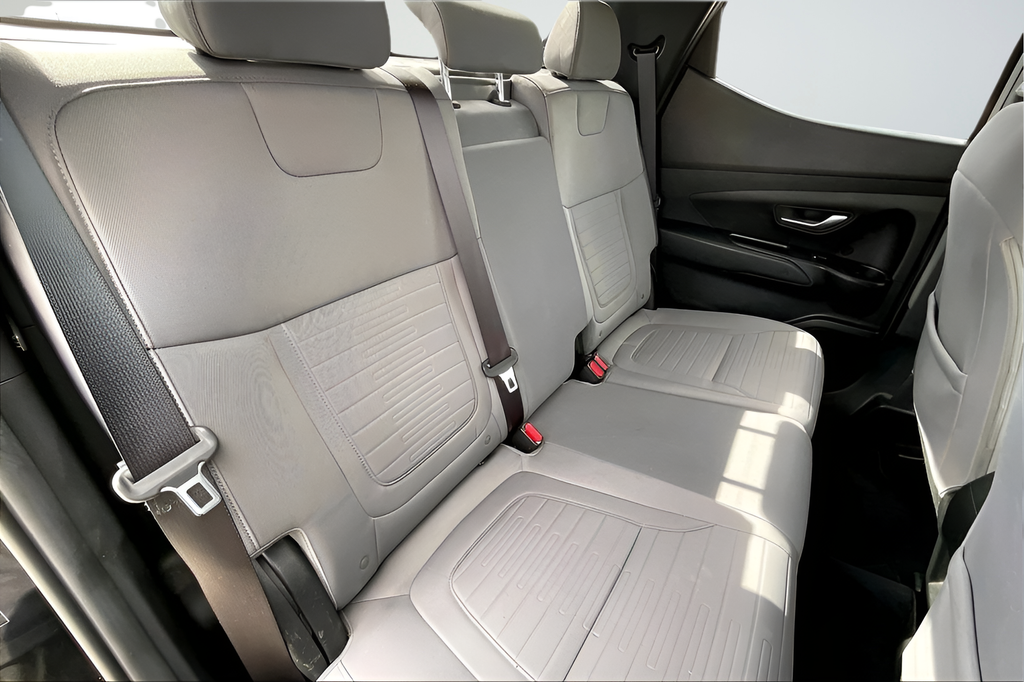 Used 2022 Black Hyundai SEL image 19