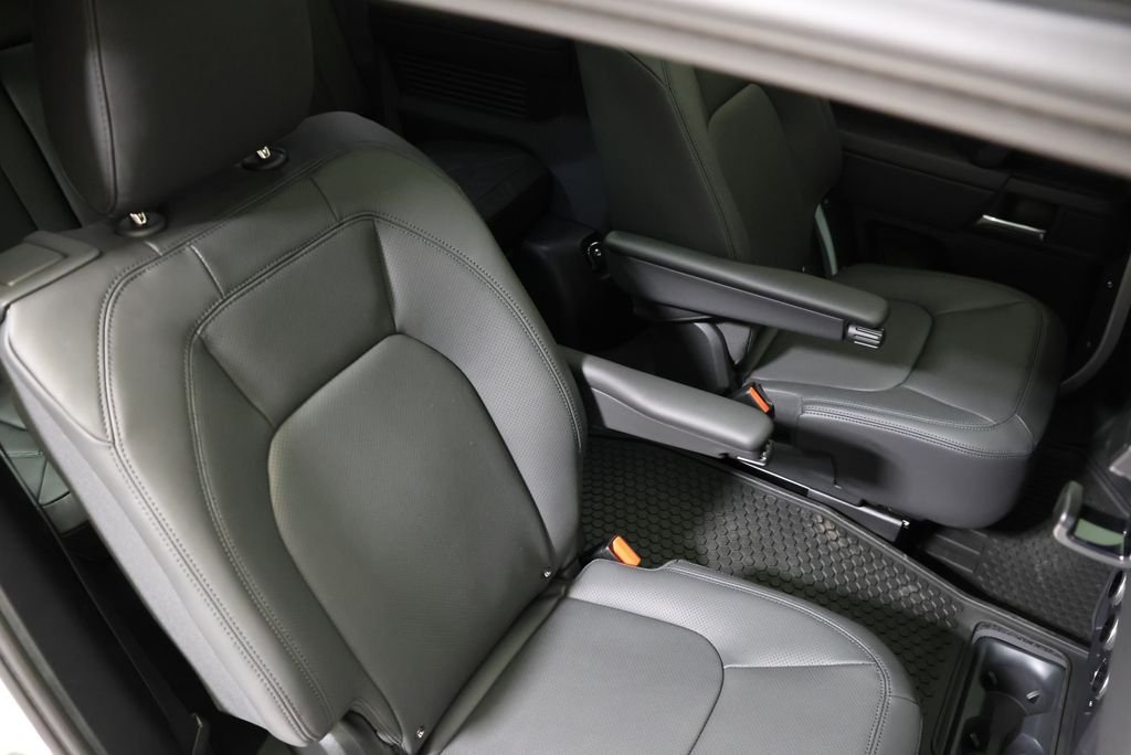 2026 Land Rover Defender X-Dynamic SE - Photo 46