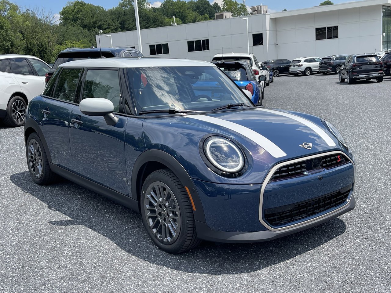 New 2026 Indigo Sunset Blue Metallic MINI ICONIC image 3
