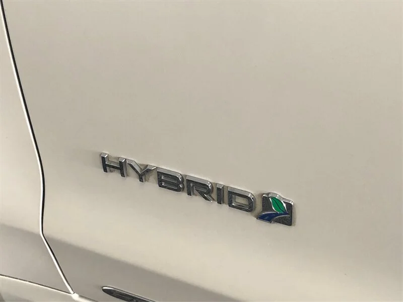 Used 2013 Oxford White Ford SE Hybrid image 18