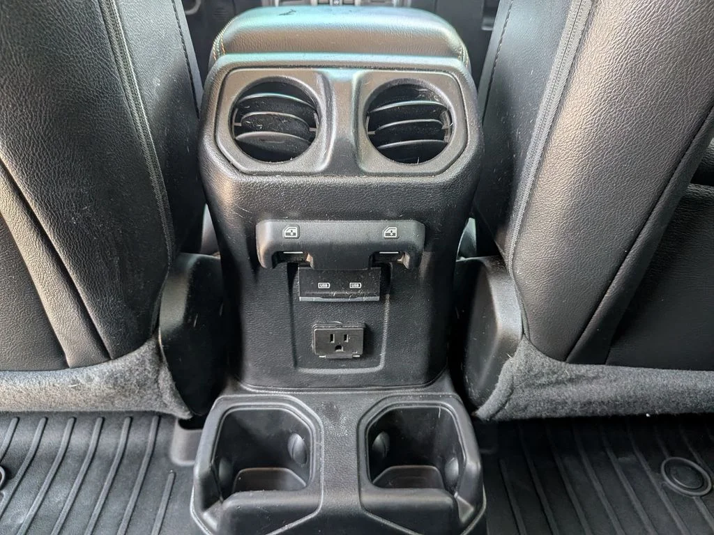Used 2021 Black Jeep Overland image 35
