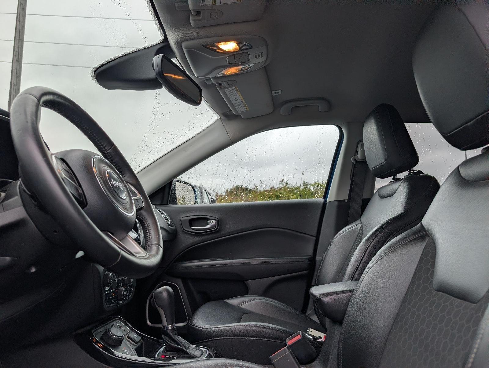 Used 2018 Laser Blue Pearlcoat Jeep Altitude image 11