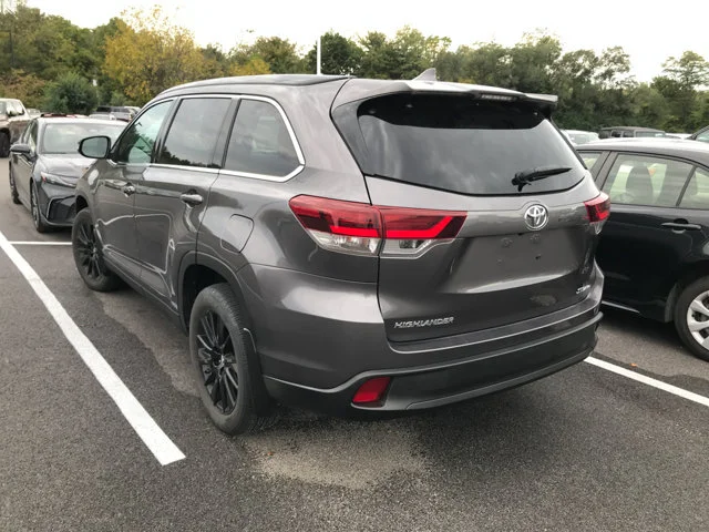 Used 2019 Predawn Gray Mica Toyota SE image 4