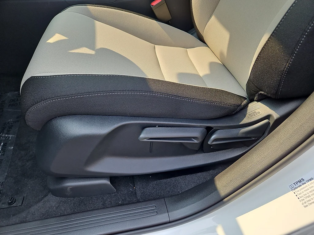 New 2026 Platinum White Pearl Honda LX image 18