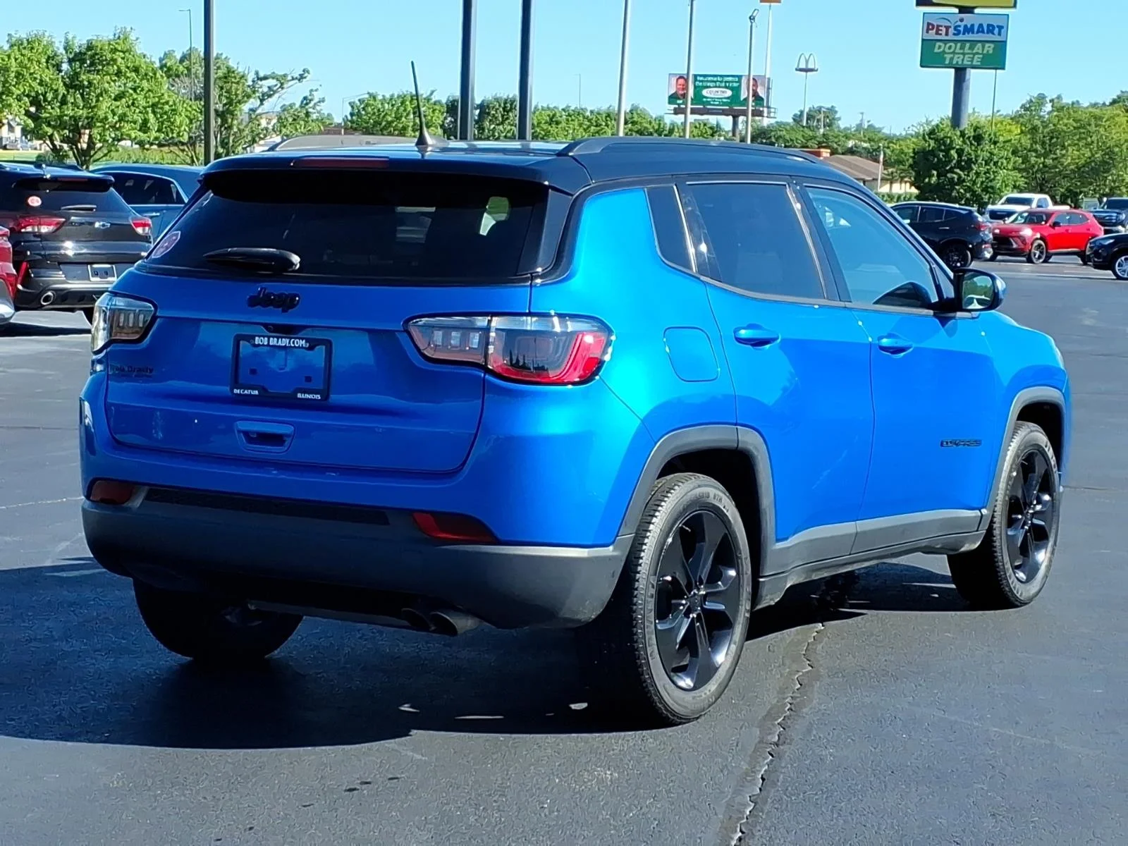 Used 2021 Blue Jeep Altitude image 11