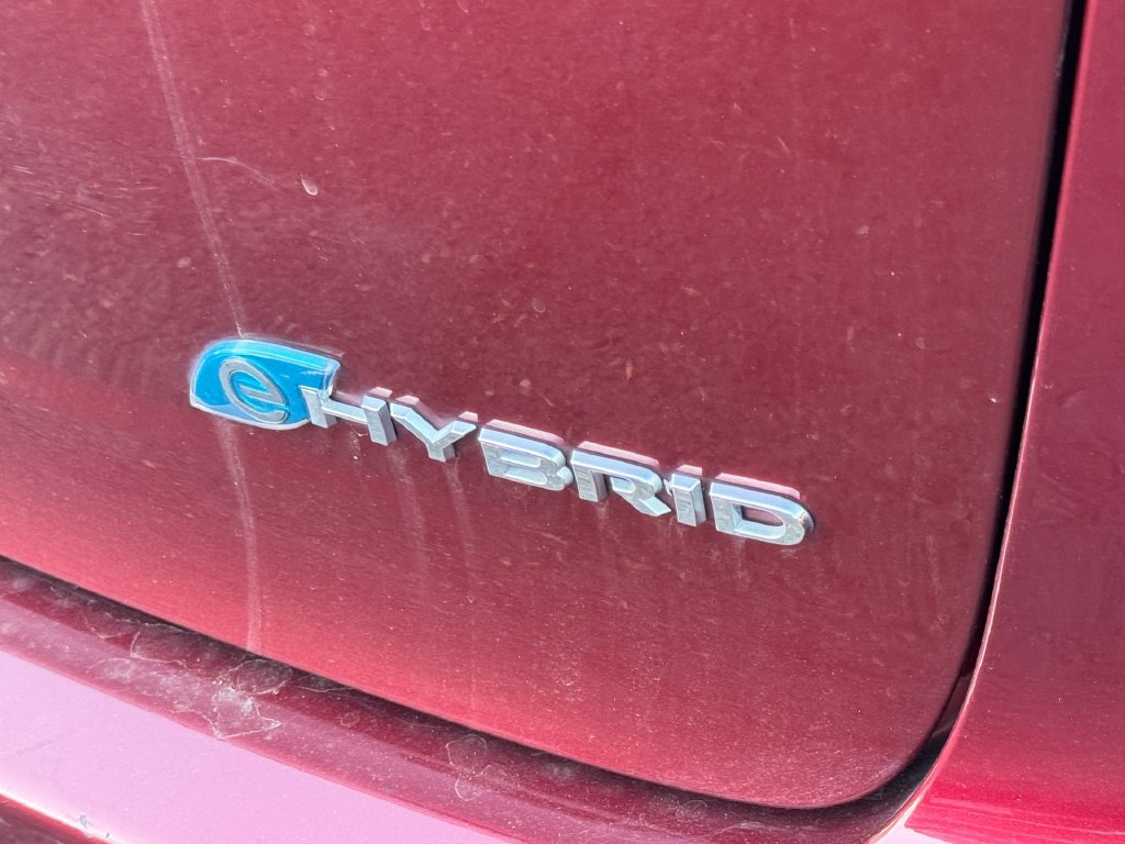 Used 2021 Red Chrysler Limited image 6