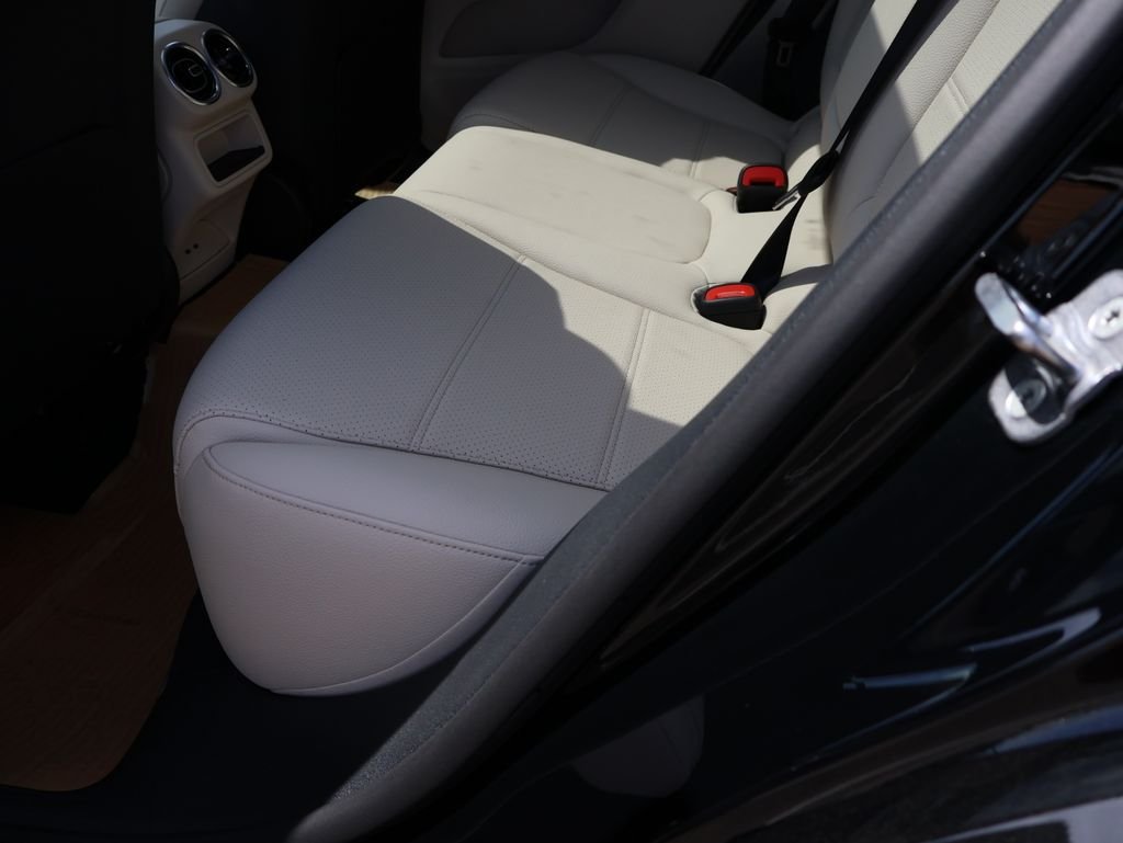 New 2026 Black Mercedes-Benz GLC 300 image 20