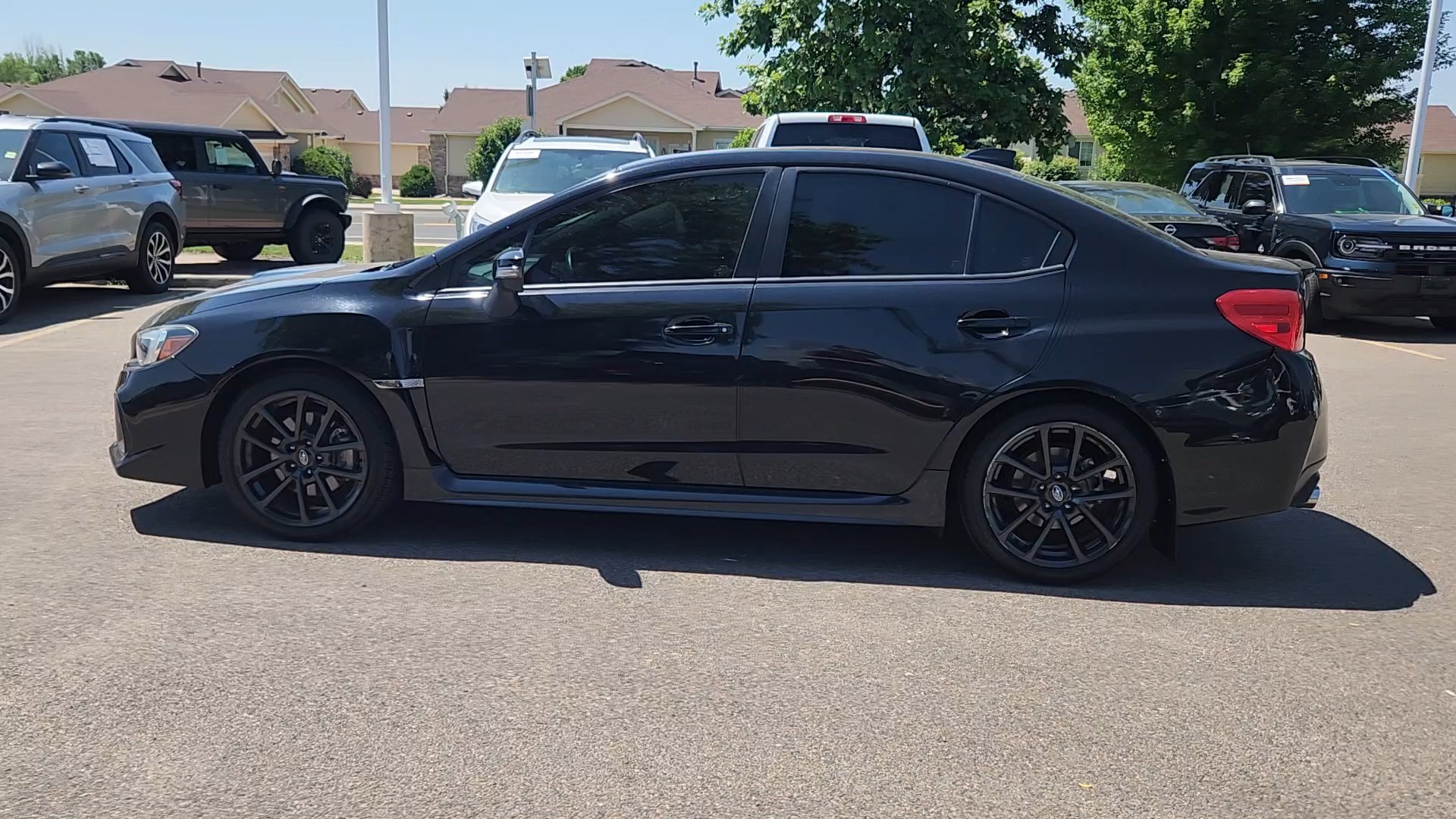 Used 2020 Crystal Black Silica Subaru Limited image 2