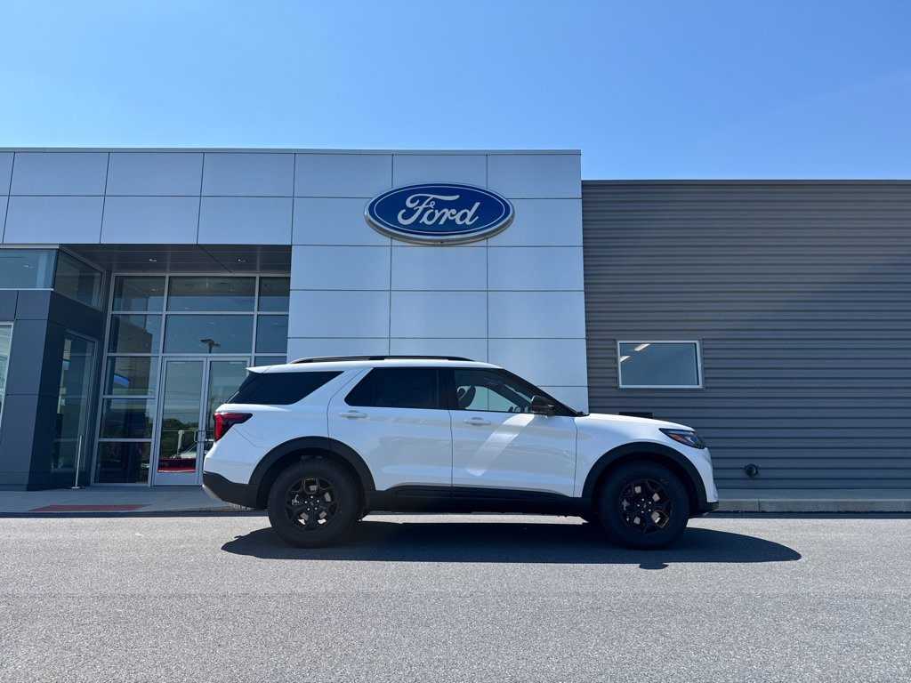 New 2026 Star White Metallic Tri-Coat Ford Tremor image 10