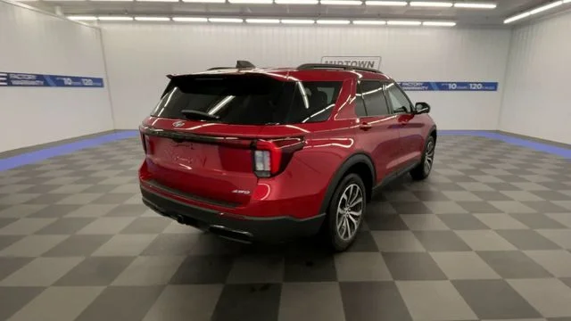 2026 Ford Explorer ST-Line - Photo 8