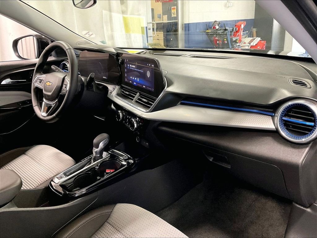 Used 2025 Black Chevrolet LT image 14