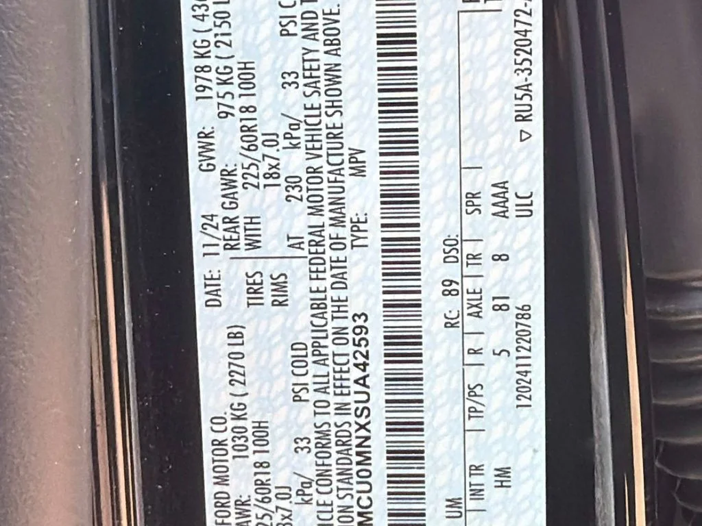 Used 2025 Agate Black Metallic Ford ST-Line image 32