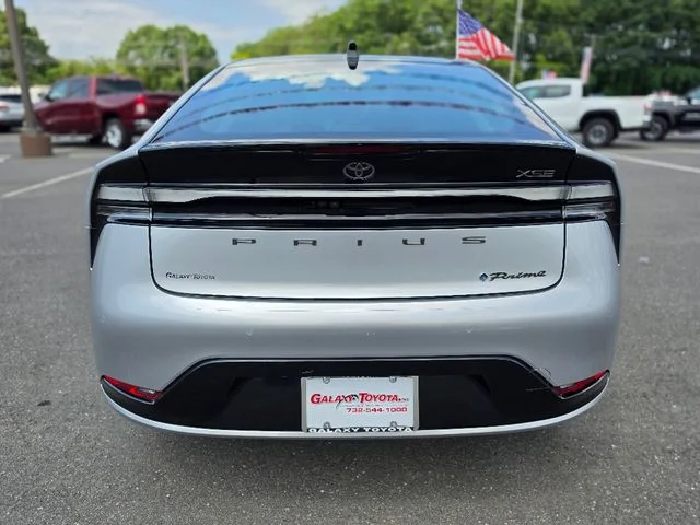 Used 2024  Toyota XSE Premium image 6