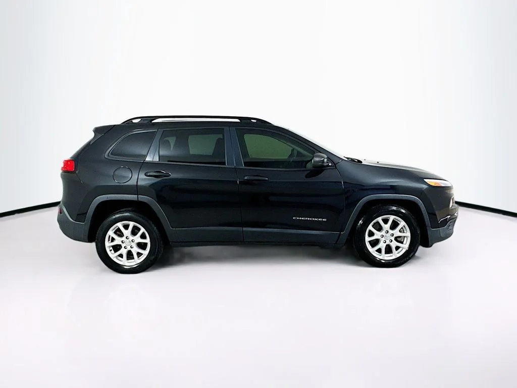 Used 2016 Brilliant Black Crystal Pearlcoat Jeep Sport image 9