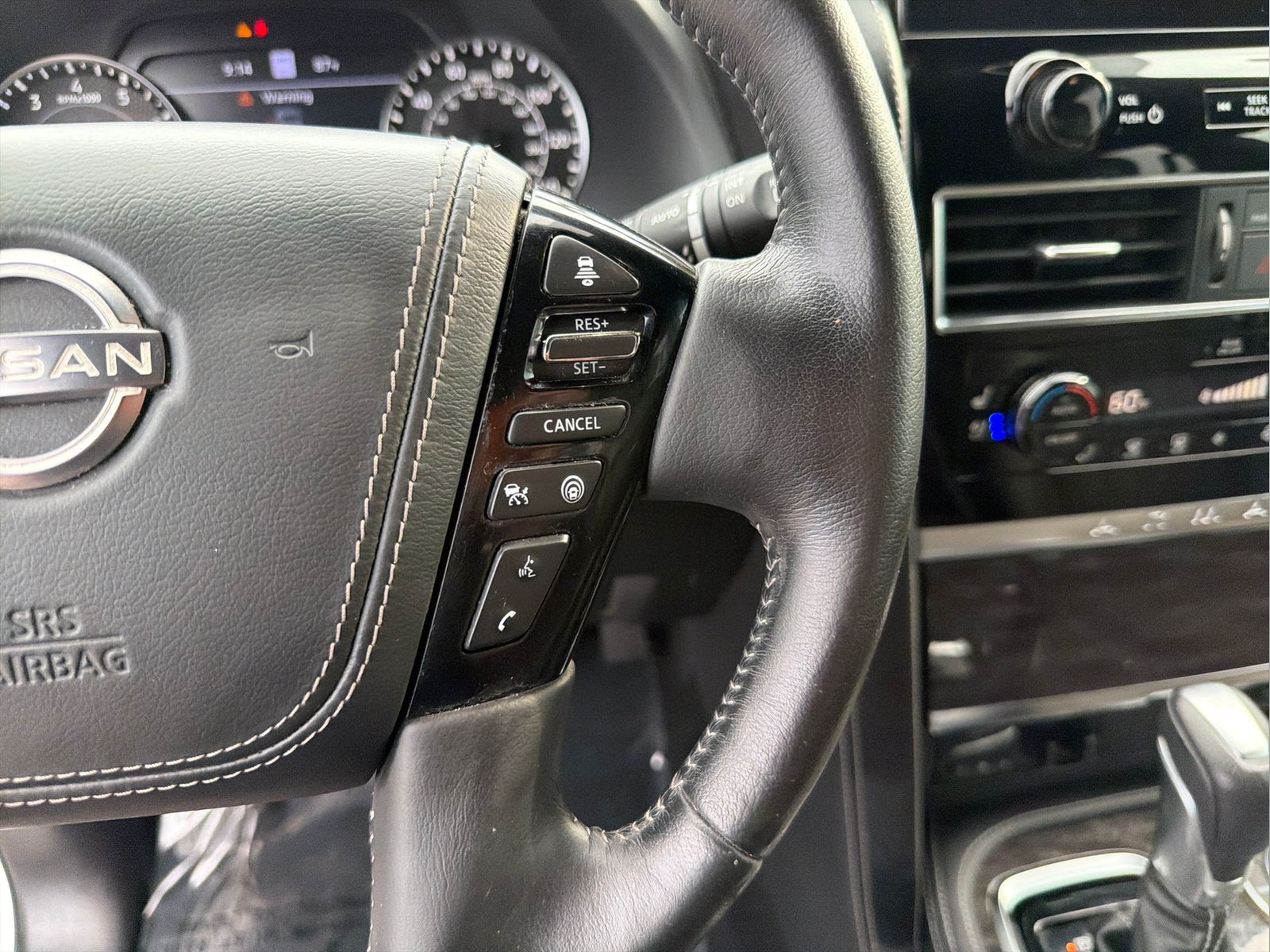 Used 2022 White Nissan Platinum image 14