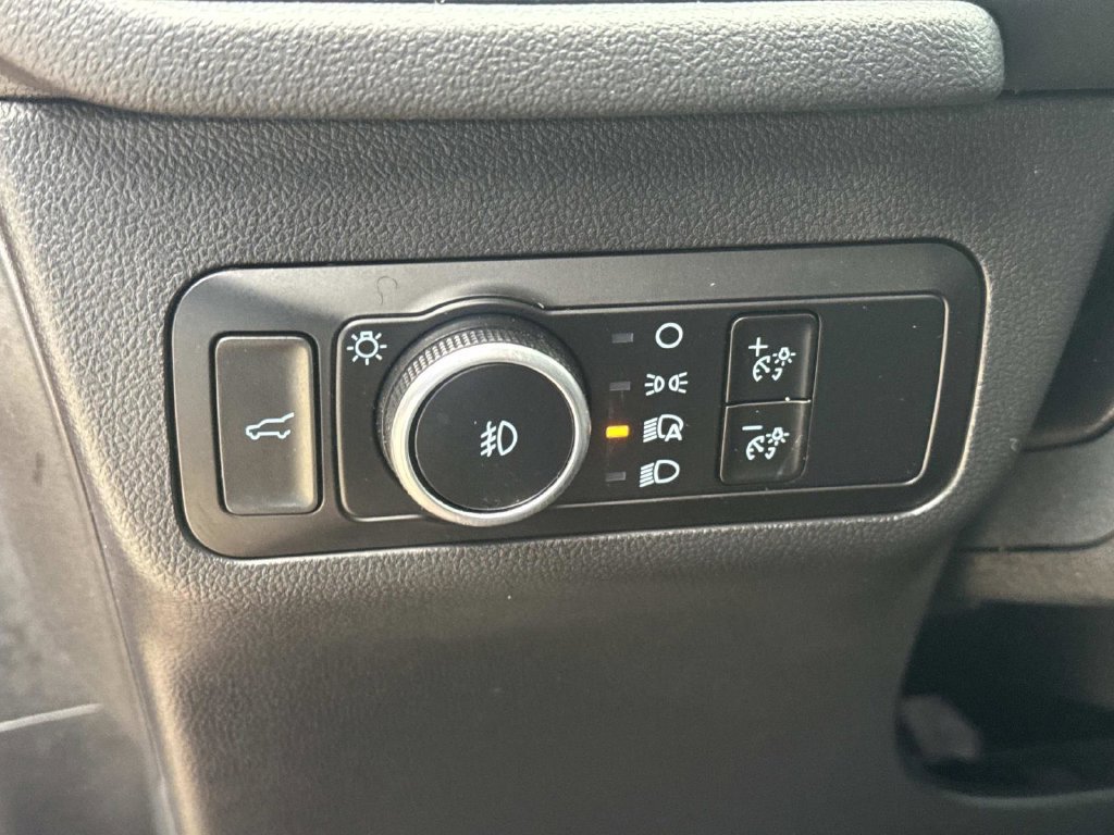 Used 2025 Red Ford Platinum image 29