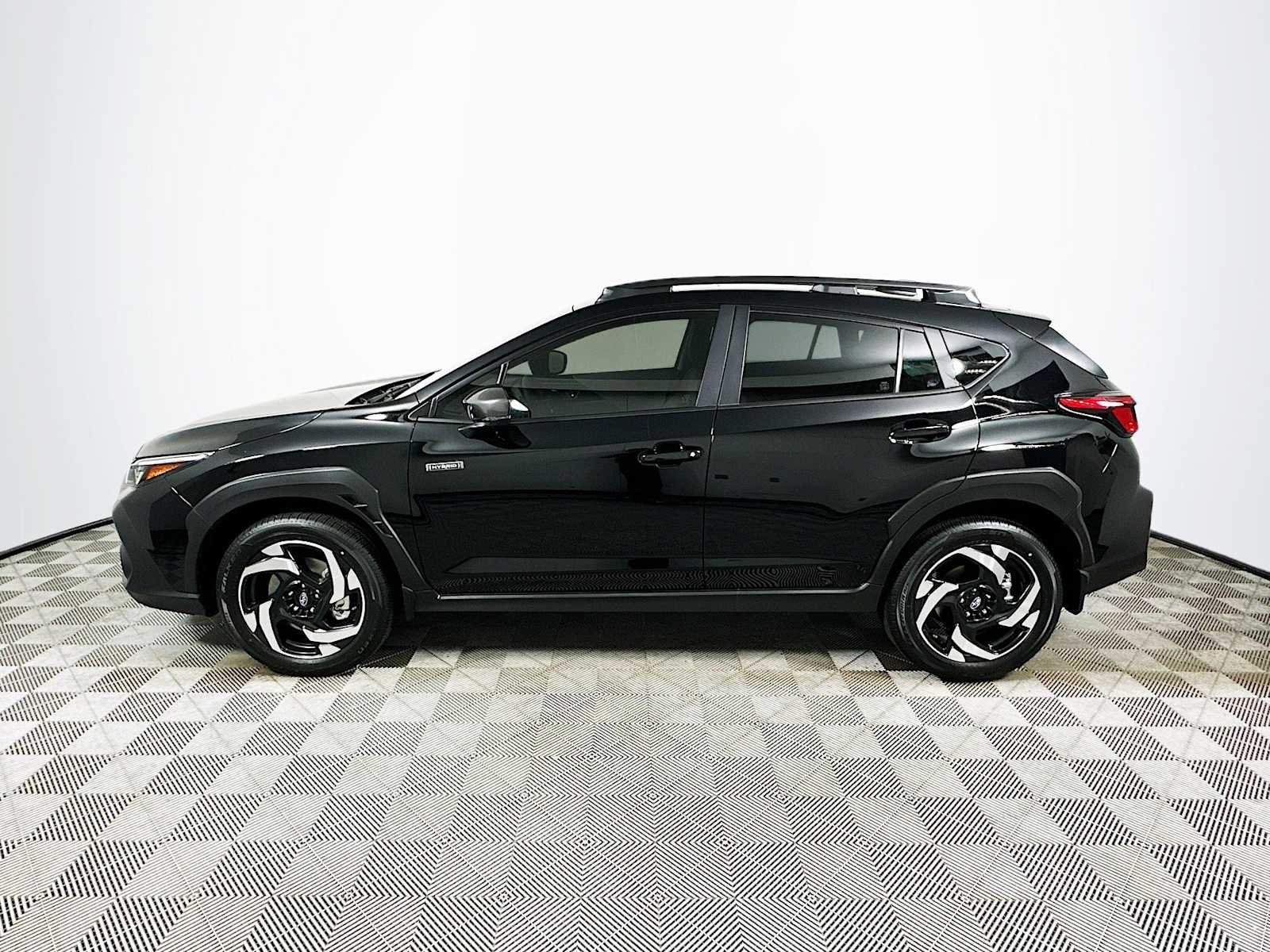 New 2026 CRYSTAL BLACK SILICA Subaru Limited Hybrid image 4