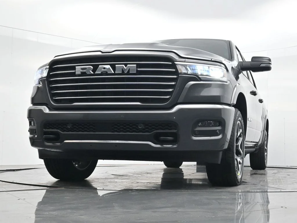 New 2026 Granite Crystal Metallic Clear-Coat Exterior Paint RAM Laramie image 34
