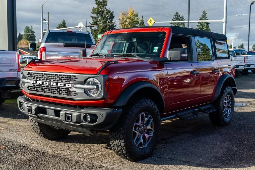Used 2023 Red Ford Badlands image 3