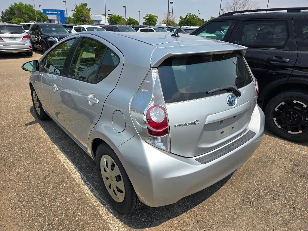 Used 2014 Classic Silver Metallic Toyota One image 3