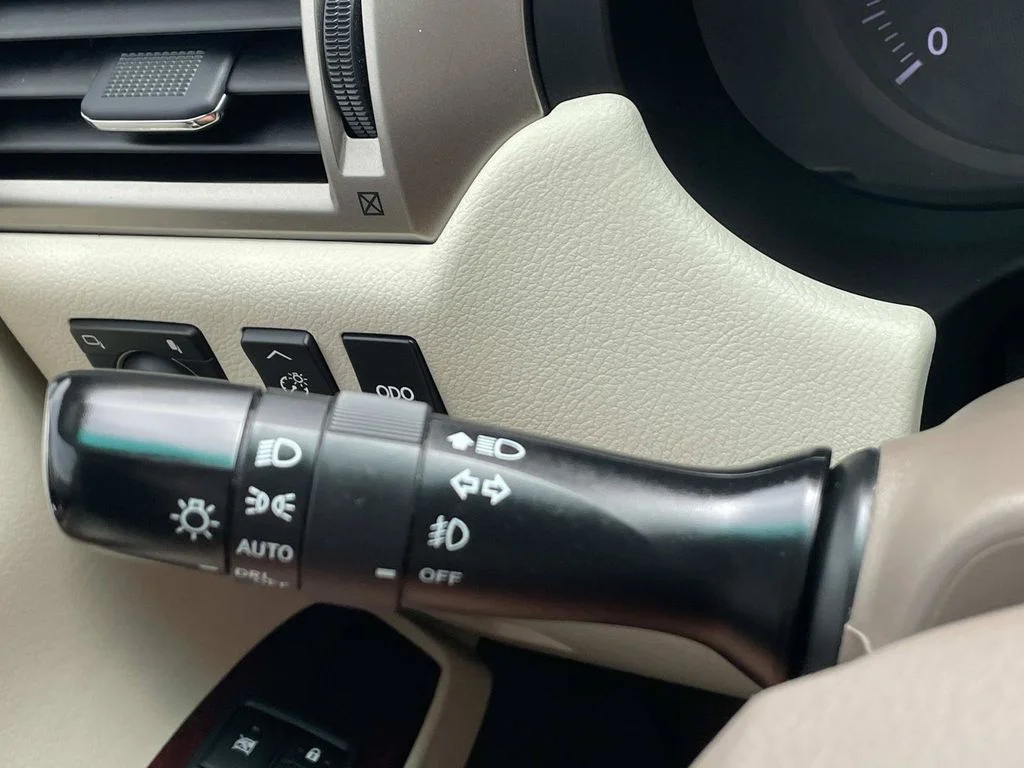 Used 2018  Lexus 460 image 31