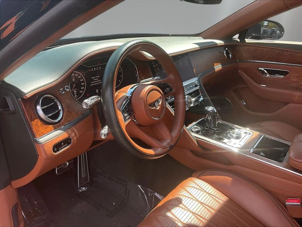 Used 2022 Viridian by Mulliner Bentley V8 image 17