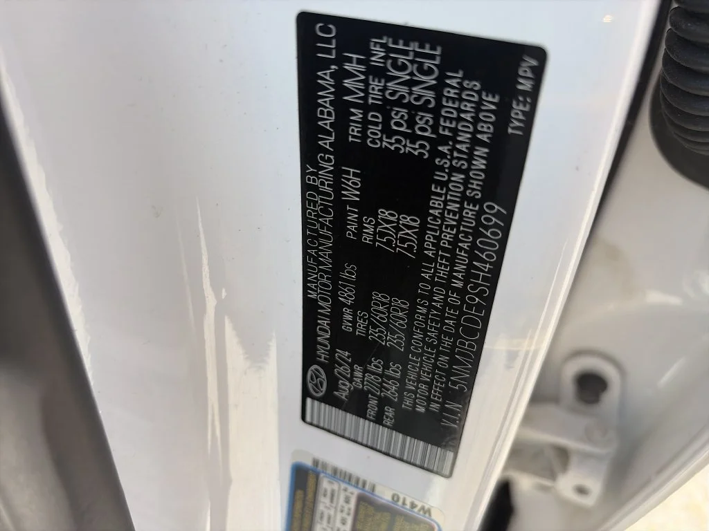 Used 2025 White Hyundai SEL image 36