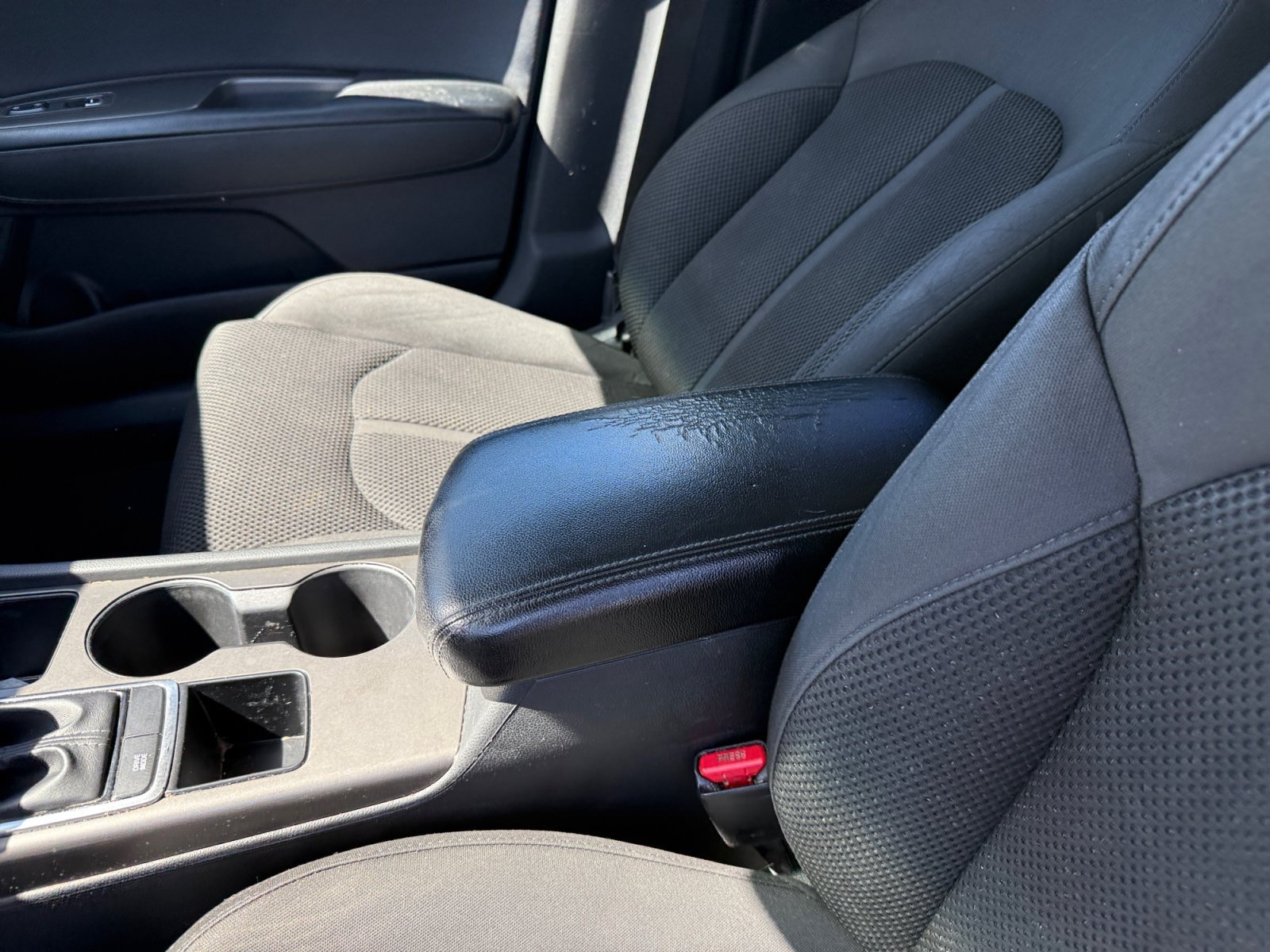 Used 2020 Snow White Pearl Kia LX image 14