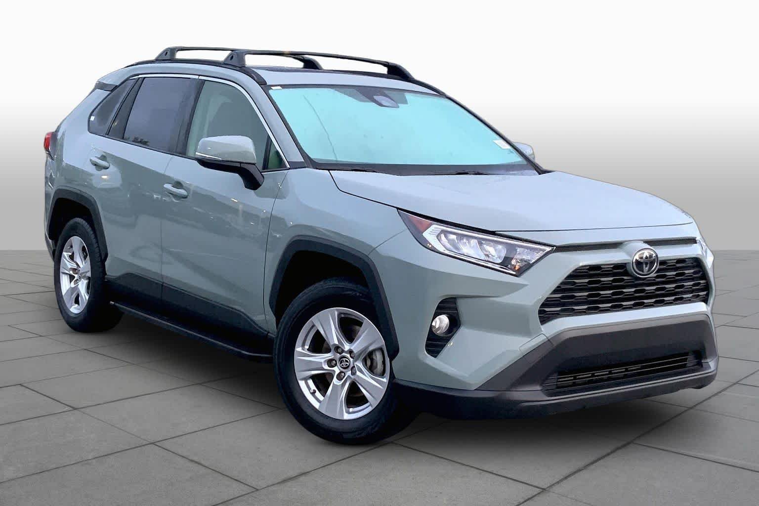 Used 2020 Lunar Rock Toyota XLE image 3