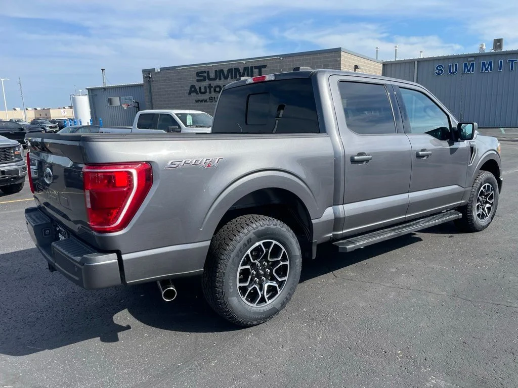 Used 2023 Gray Ford XLT image 4