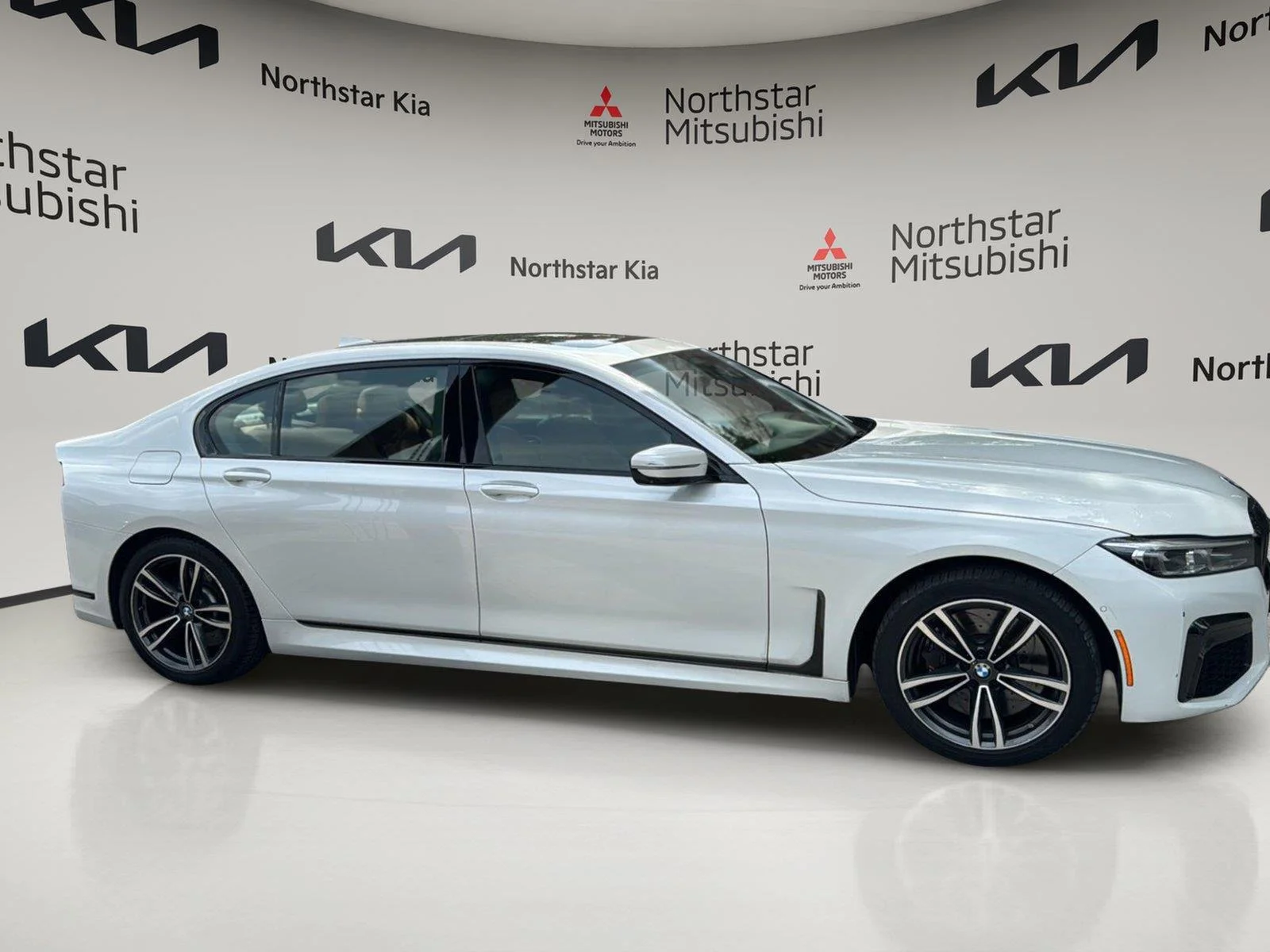 Used 2021 Mineral White Metallic BMW 750i xDrive image 6