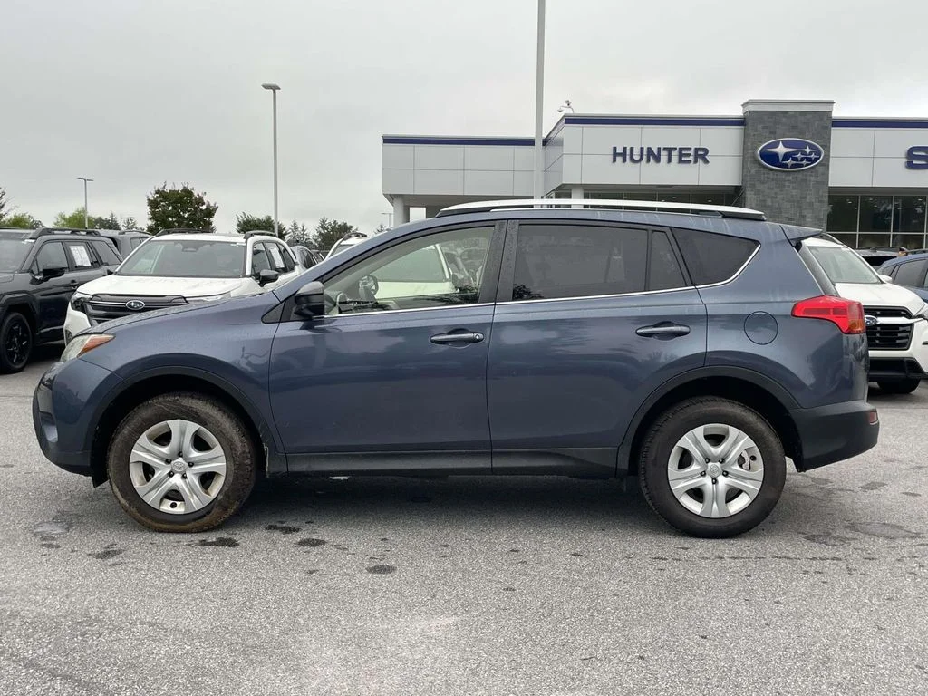 Used 2014 Shoreline Blue Pearl Toyota LE image 28