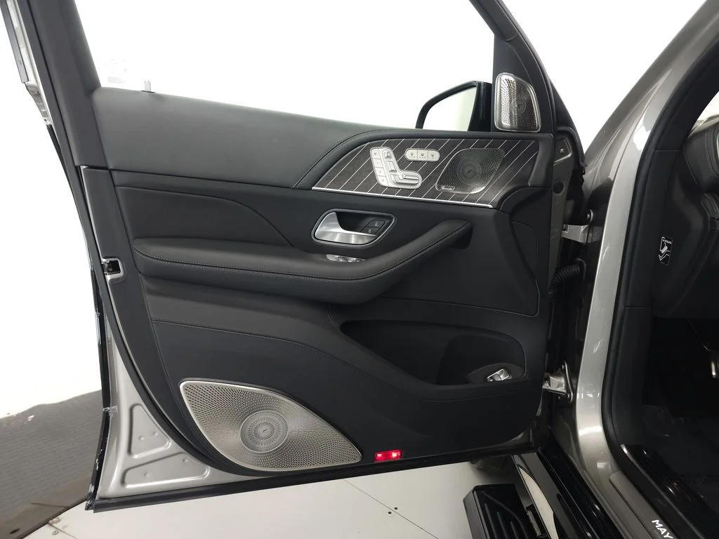 Used 2025 Black Mercedes-Benz Maybach GLS 600 image 5