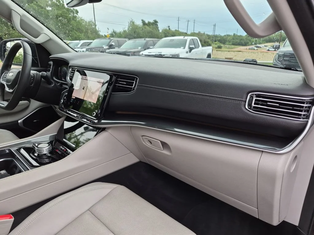 Used 2022 Black Jeep Series I image 39