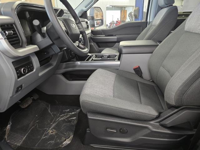 New 2026 Oxford White Ford F-250® XLT image 9