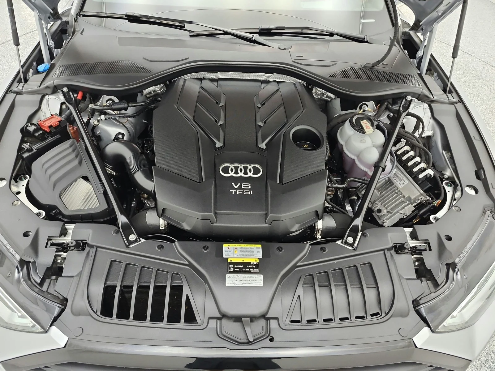 Used 2021 Florett Silver Metallic Audi L 55 TFSI quattro image 16