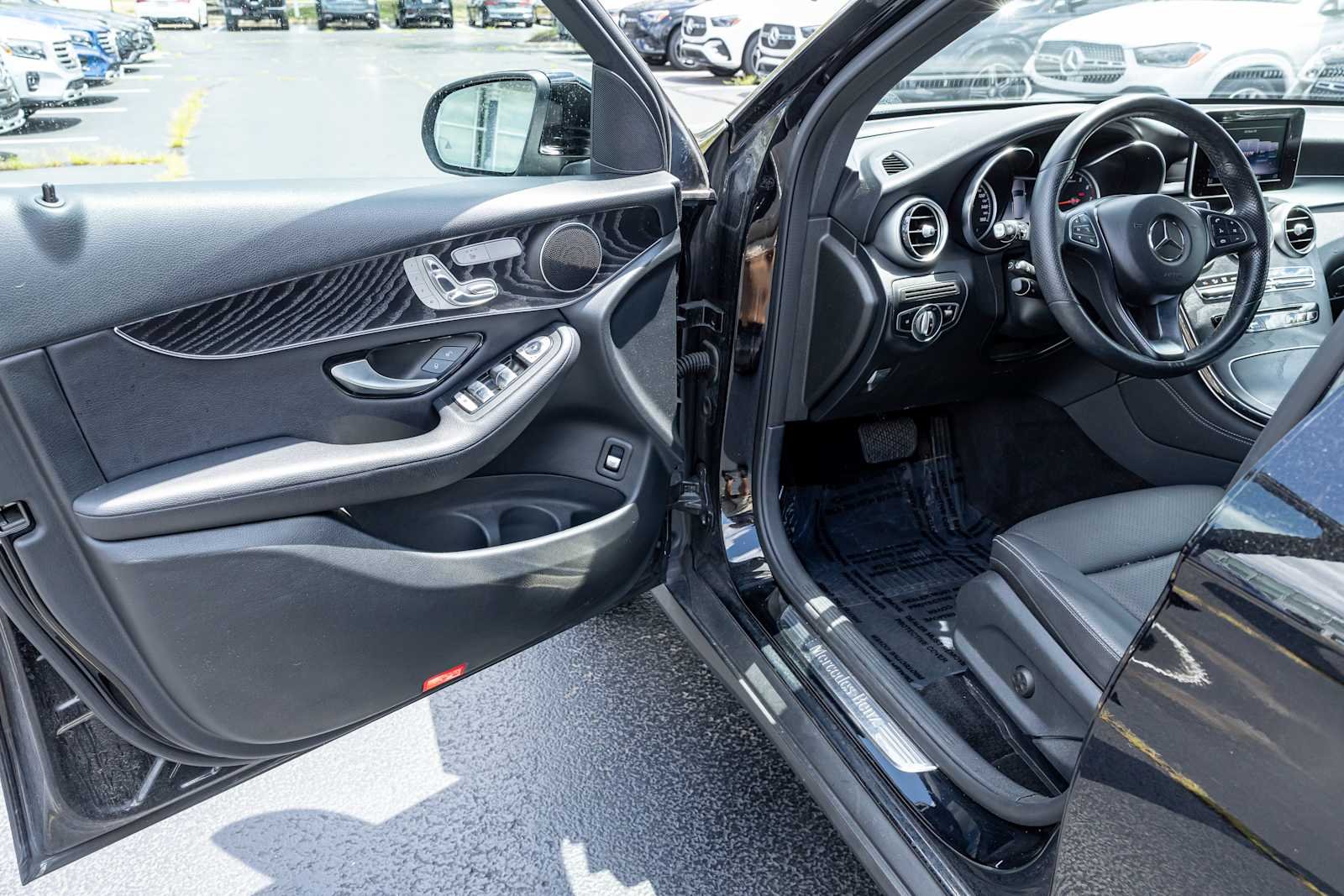 Used 2018 Black Mercedes-Benz GLC 300 image 12