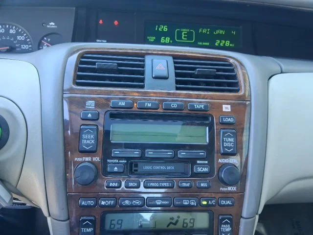 Used 2003  Toyota XLS image 16