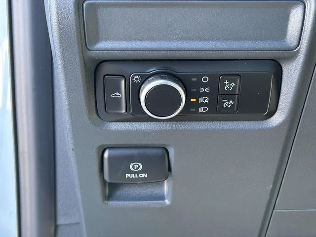 New 2026 Oxford White Ford XL image 13
