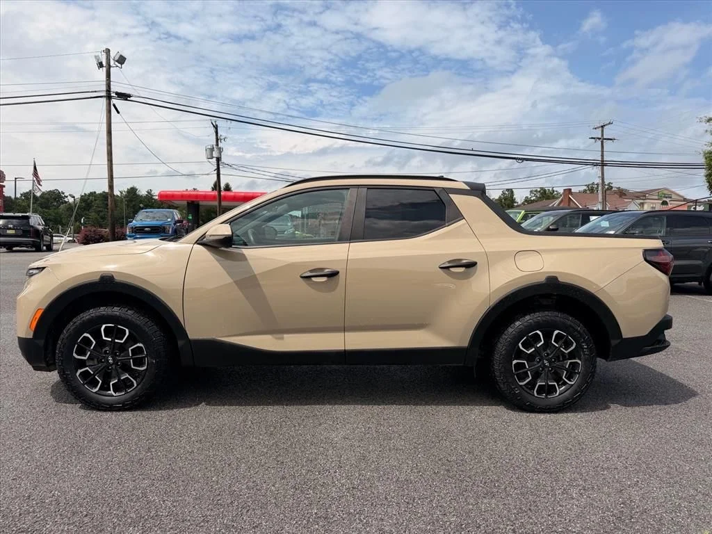 Used 2023 Beige Hyundai SEL image 4
