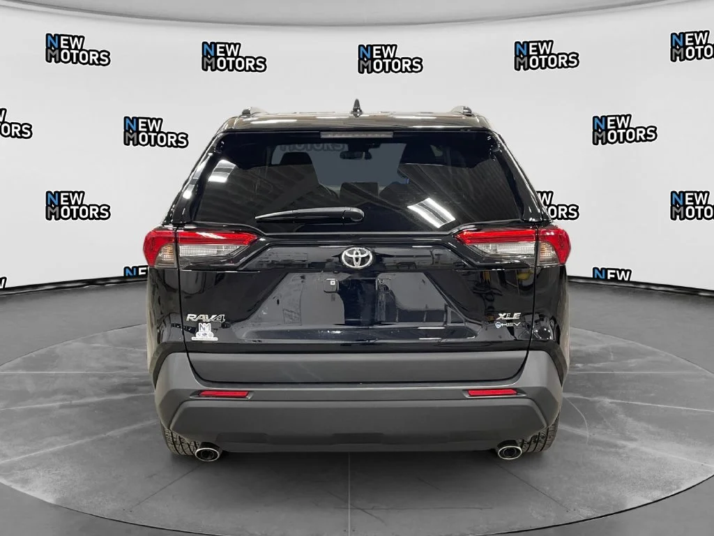 Used 2025 Midnight Black Metallic Toyota XLE image 4