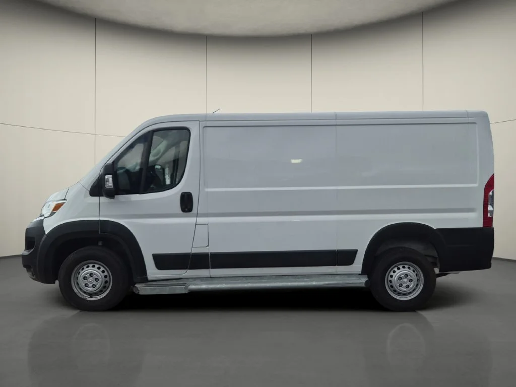 Used 2025 White Ram Base image 4