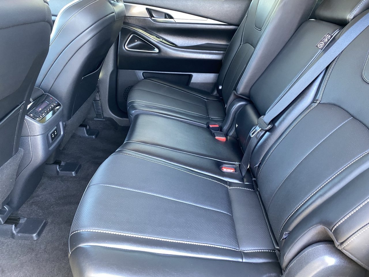 Certified Used 2027 Deep Emerald INFINITI LUXE image 16