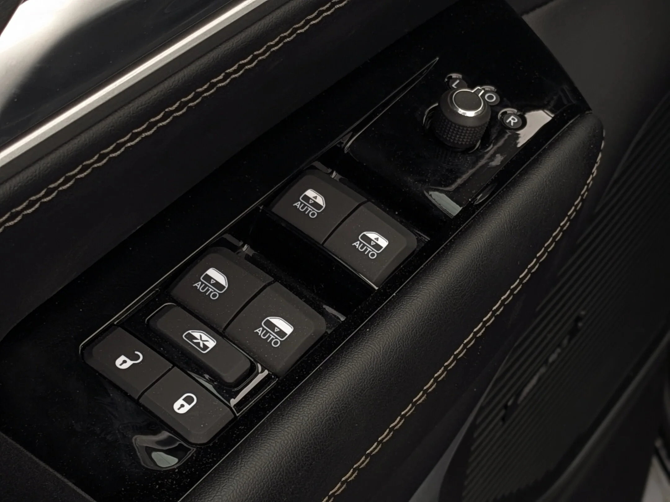 New 2026 Black Jeep 85th Anniversary - - 4x4 - McIntosh Audio - Quilted Leather - Adaptive Cruise - Liftgate & More! image 13