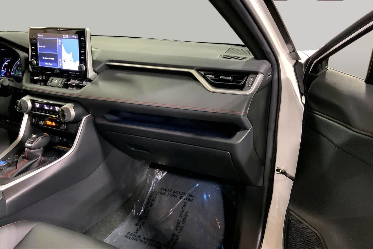 Used 2021 Blizzard Pearl w/Midnight Black Roof Toyota XSE image 19