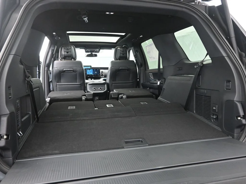 New 2026 Glacier Gray Metallic Tri-Coat Ford Tremor image 25