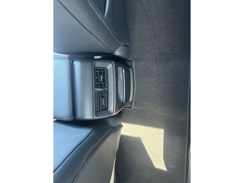 Used 2024 sparkle silver metallic Honda EX-L image 18