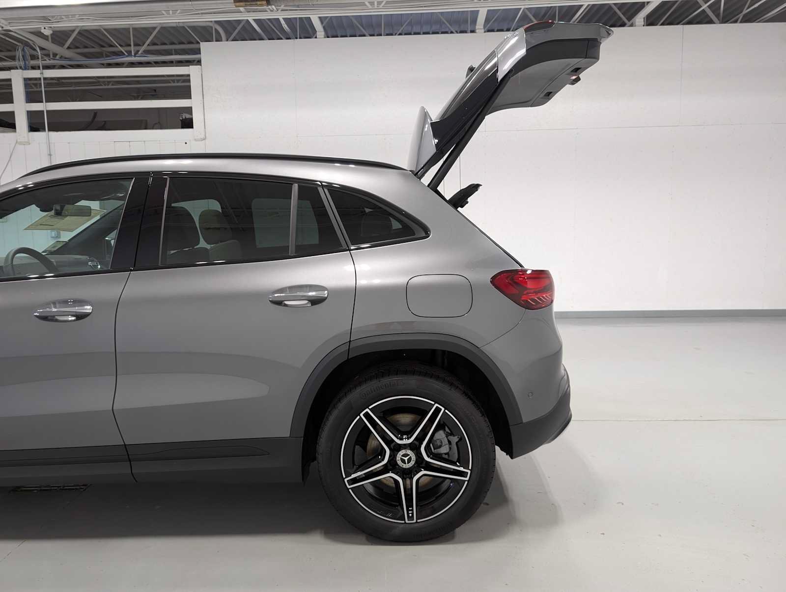 New 2026 Mountain Grey Metallic Mercedes-Benz GLA 250 image 9