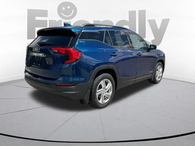 Used 2019 Blue Emerald Metallic GMC  image 9