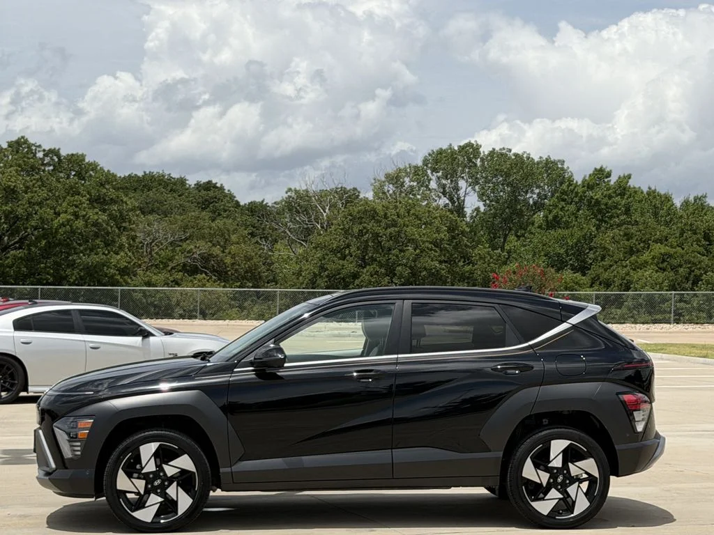 Used 2024 Black Hyundai Limited image 3